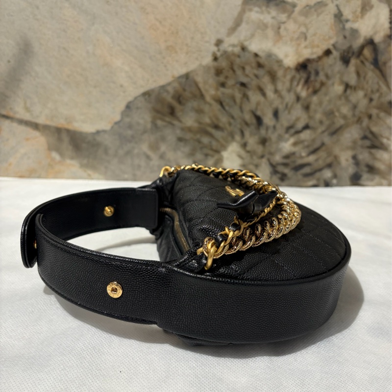 CHANEL 黑荔枝牛皮金鍊小彎月包-3