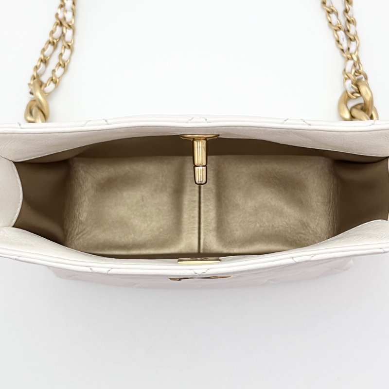 ️CHANEL 22p Hobo白色肩背嬉皮包 19*17*8 98新配件購證塵袋-6