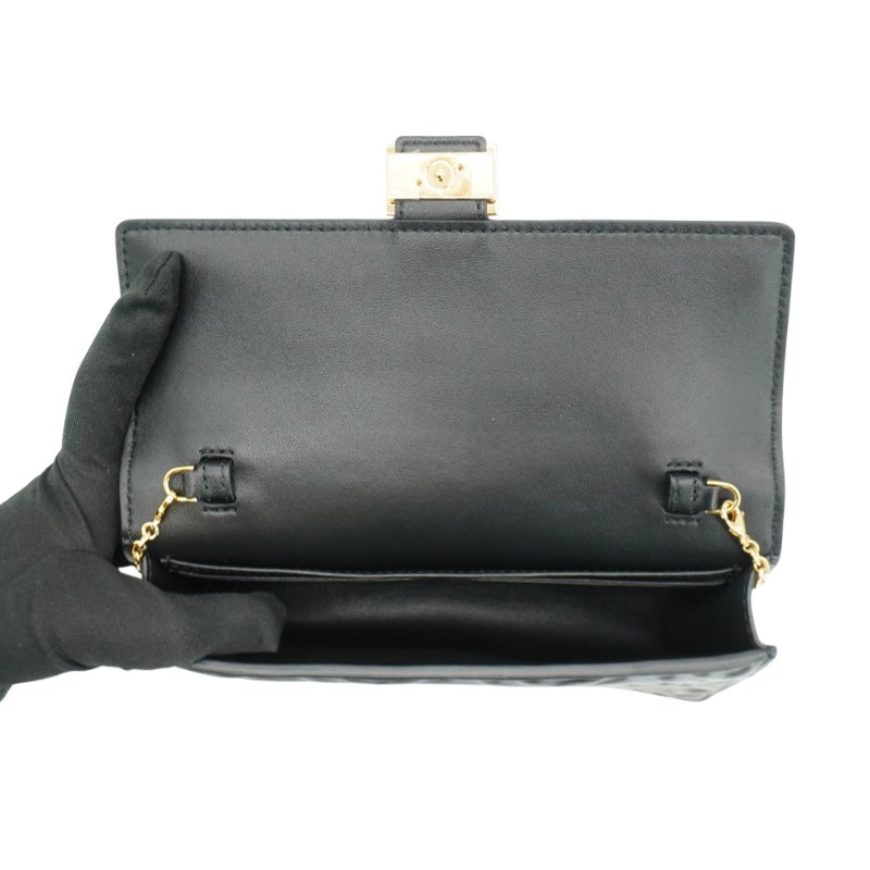 Fendi Baguette 全皮壓紋肩背兩用包Woc(8M0498-黑)-4