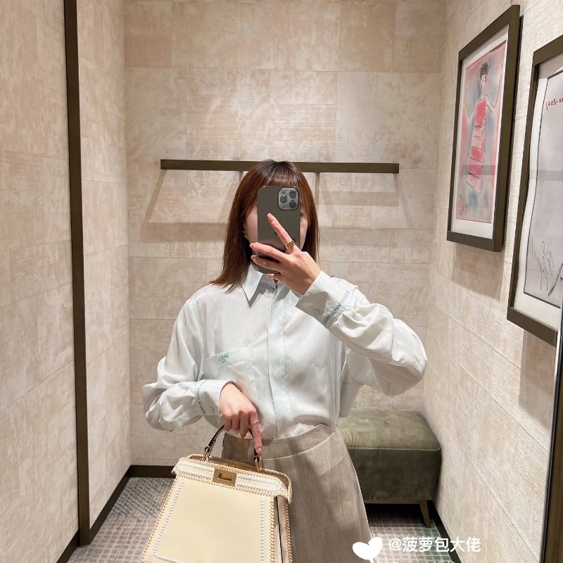 FENDI 山茶花白Peekaboo ISeeu 手提肩背斜背包28*21*12 99新配件塵袋 雨衣 吊牌-2