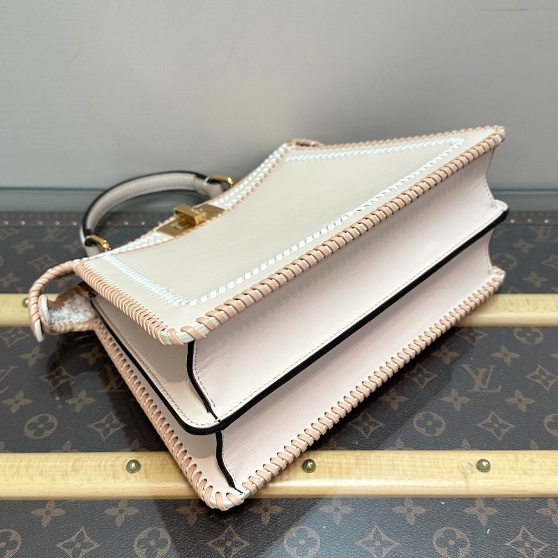 FENDI 山茶花白Peekaboo ISeeu 手提肩背斜背包28*21*12 99新配件塵袋 雨衣 吊牌-4