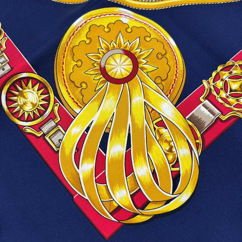 【美收精品】Hermes 真絲方巾 C-386【隔月月中將轉賣至日本 上架期限30天】-5