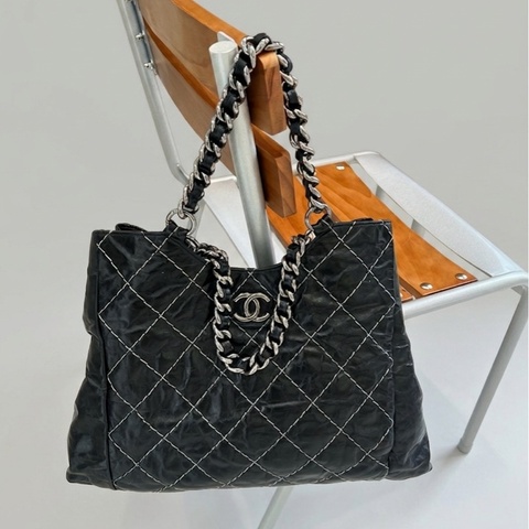 chanel/香奈兒 黑銀外縫線購物袋機場包tote 13開 尺寸42*30  好成色極新