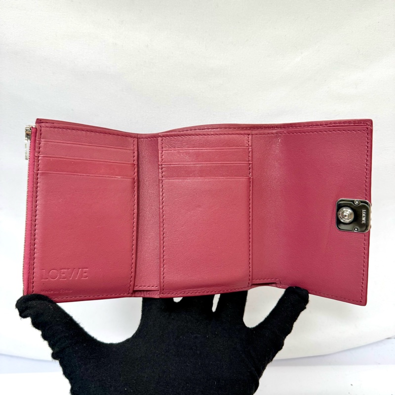 LOEWE 羅意威 粉色三折小皮夾-5