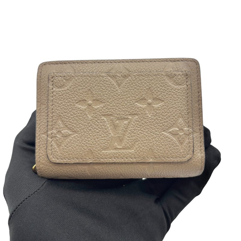 【美收精品】LOUIS VUITTON 奶茶色牛皮壓紋釦式短夾 C-408【隔月月中將轉賣至日本 上架期限30天】-1