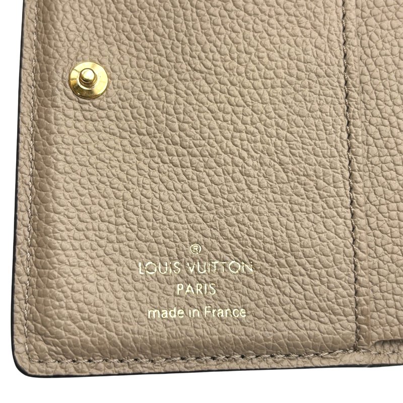 【美收精品】LOUIS VUITTON 奶茶色牛皮壓紋釦式短夾 C-408【隔月月中將轉賣至日本 上架期限30天】-10