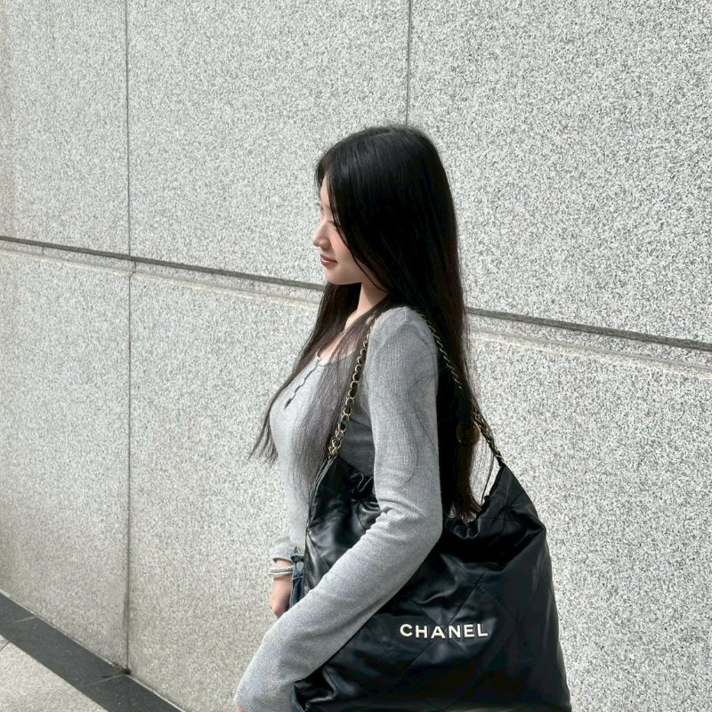 CHANEL 22 Bag - 小號白字黑金-1