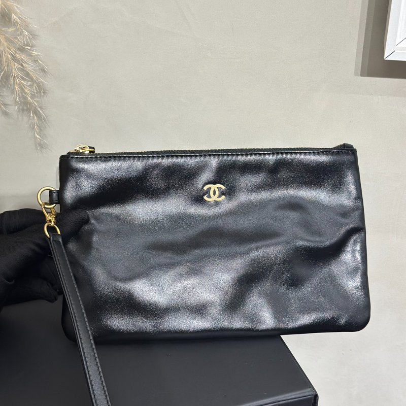 CHANEL 22 Bag - 小號白字黑金-5