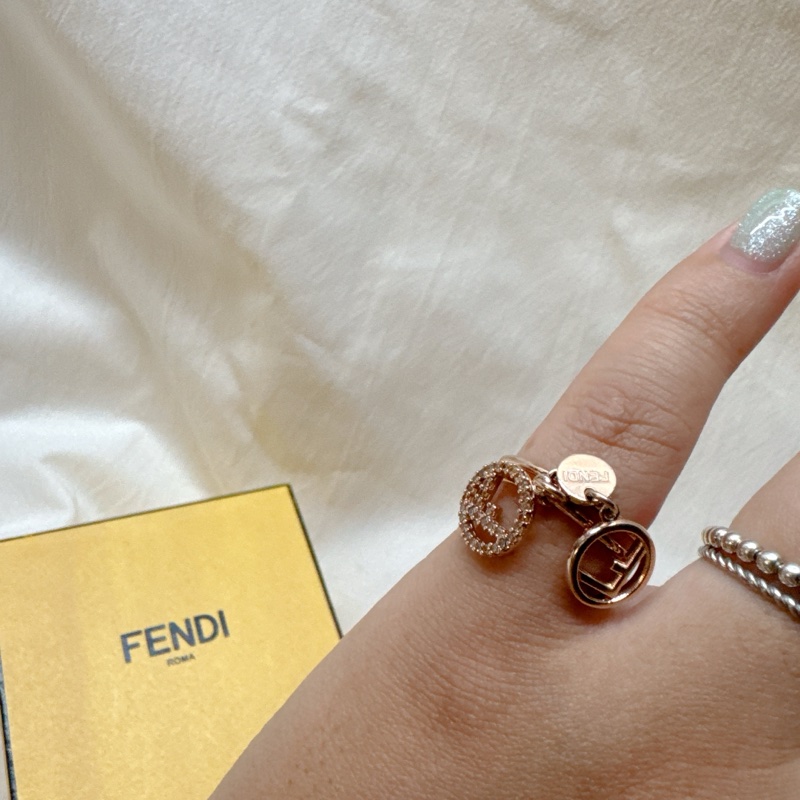 二手正品芬迪F is Fendi玫瑰金鑲鑽雙環戒指 Fendi戒指 Fendi金戒 Fendi配件-3