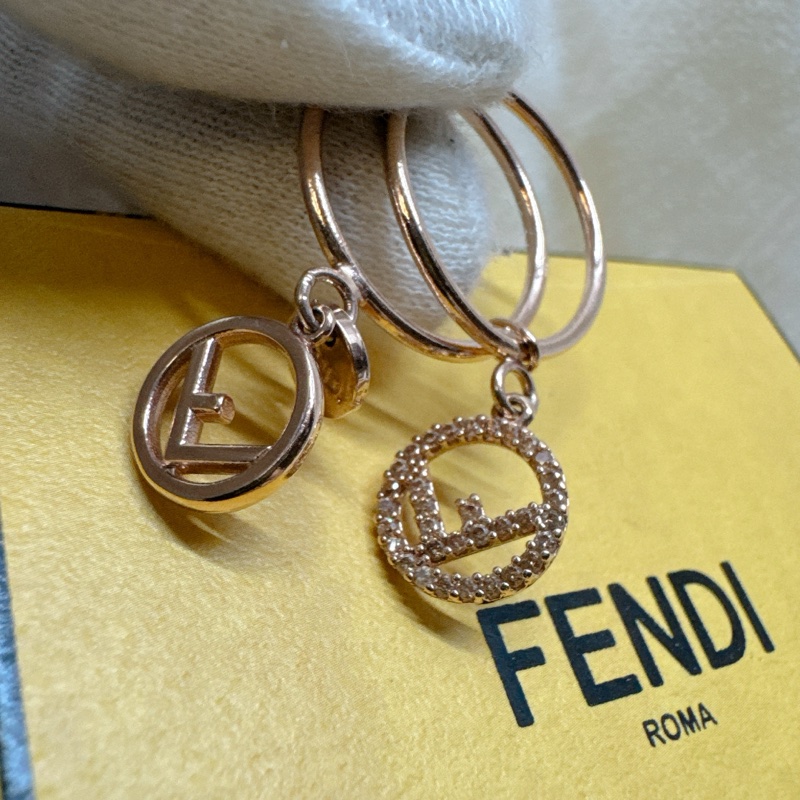 二手正品芬迪F is Fendi玫瑰金鑲鑽雙環戒指 Fendi戒指 Fendi金戒 Fendi配件-5