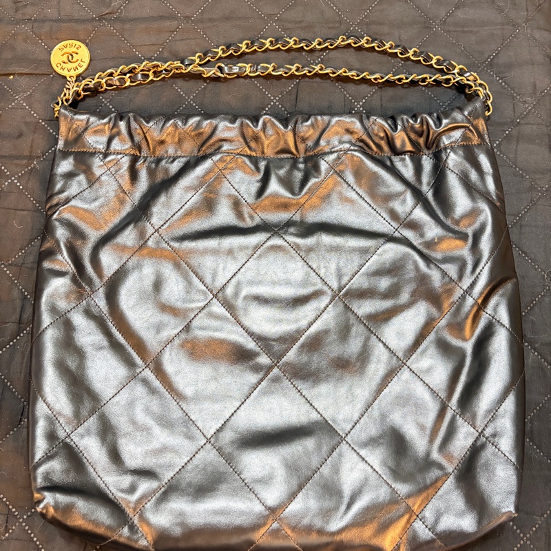 Chanel 22 中號 黑色金扣-6