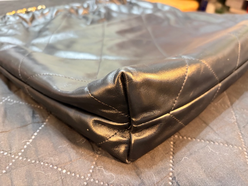 Chanel 22 中號 黑色金扣-8