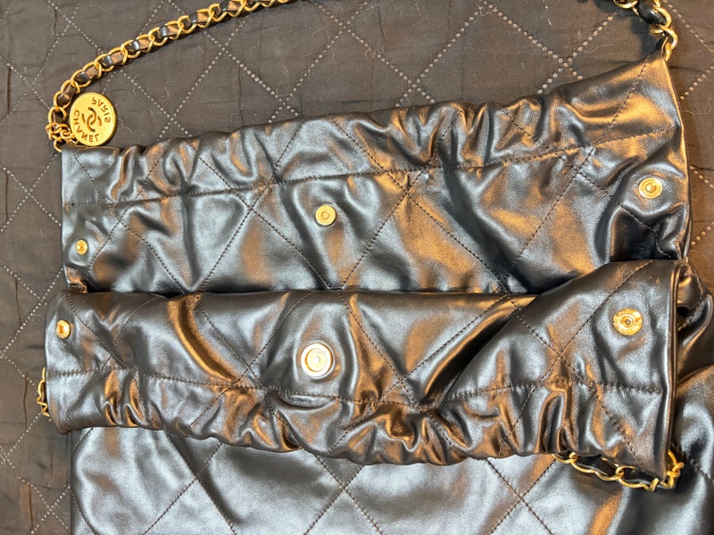 Chanel 22 中號 黑色金扣-13