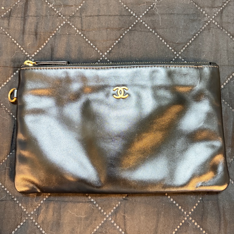 Chanel 22 中號 黑色金扣-16