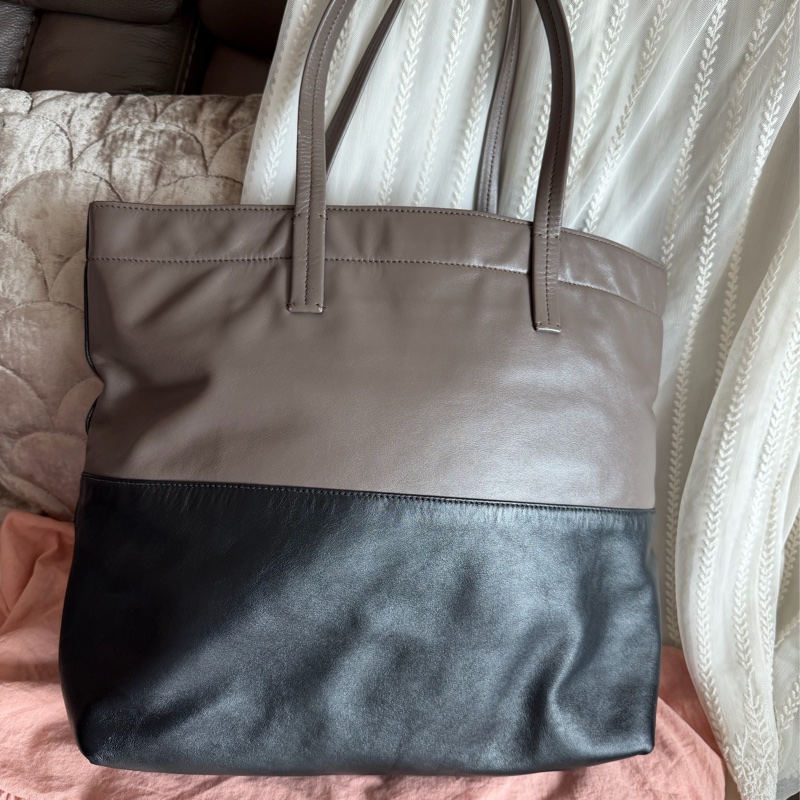 繆繆  托特包 手提包 通勤包 腋下包 黑色皮革 灰色皮革 大象灰 側背包 斜挎包 斜背包 褶皺鏈條包 miu miu ivy tote bag-12