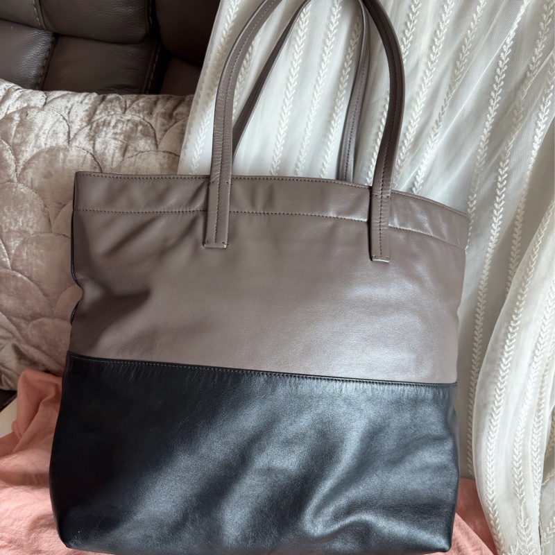 繆繆  托特包 手提包 通勤包 腋下包 黑色皮革 灰色皮革 大象灰 側背包 斜挎包 斜背包 褶皺鏈條包 miu miu ivy tote bag-16