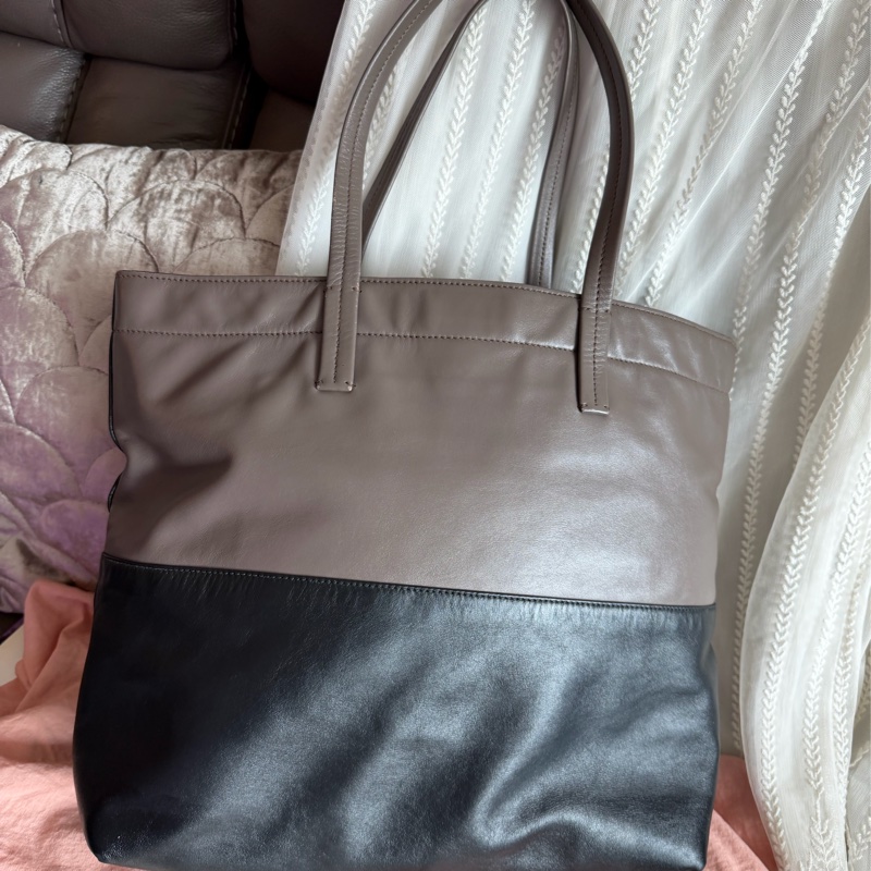 繆繆  托特包 手提包 通勤包 腋下包 黑色皮革 灰色皮革 大象灰 側背包 斜挎包 斜背包 褶皺鏈條包 miu miu ivy tote bag-20