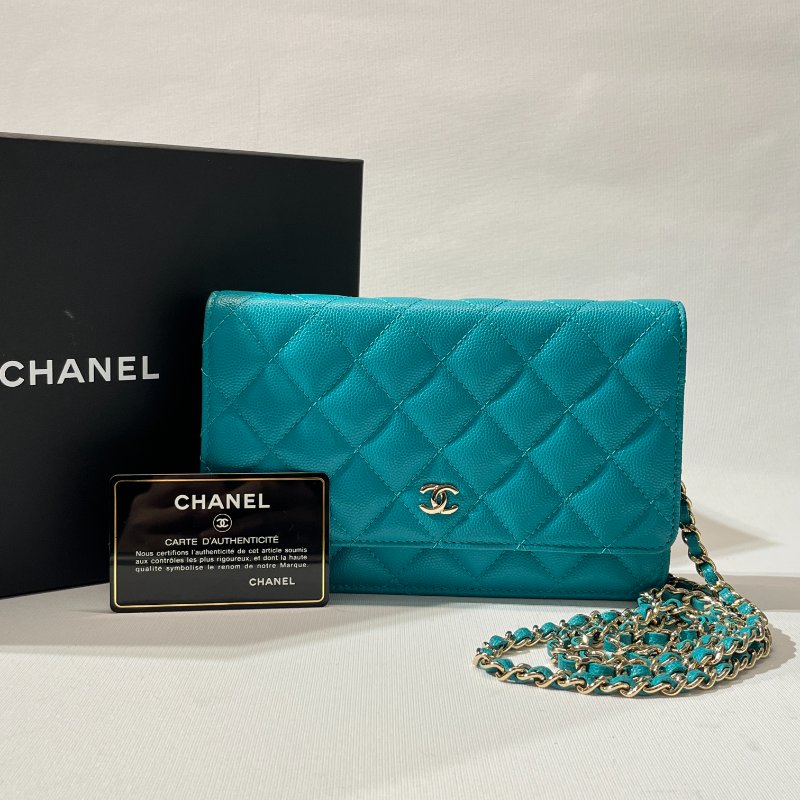 Used CHANEL Calfskin Leather WOC Cross Body Bag Green GHW-9