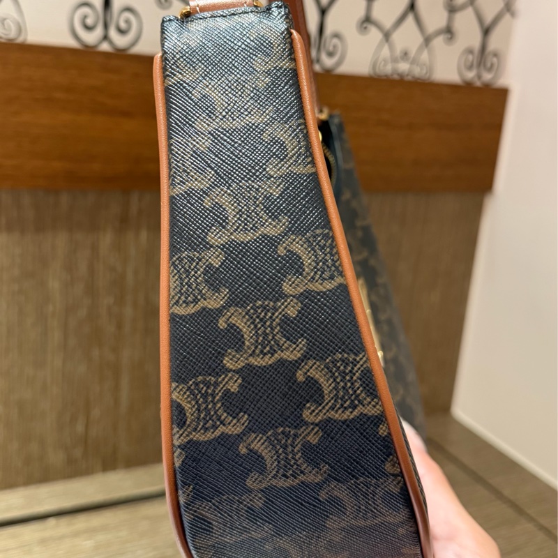 Celine AVA TRIOMPHE老花腋下包-3