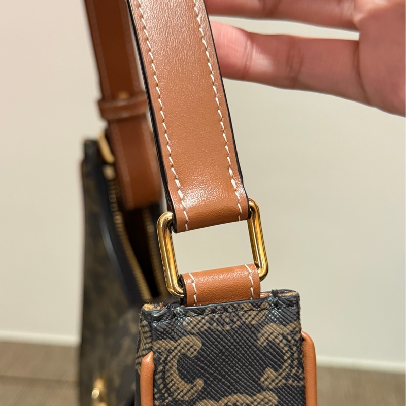 Celine AVA TRIOMPHE老花腋下包-5