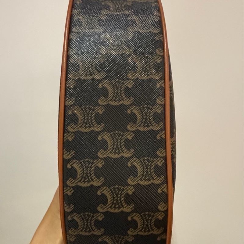 Celine AVA TRIOMPHE老花腋下包-6