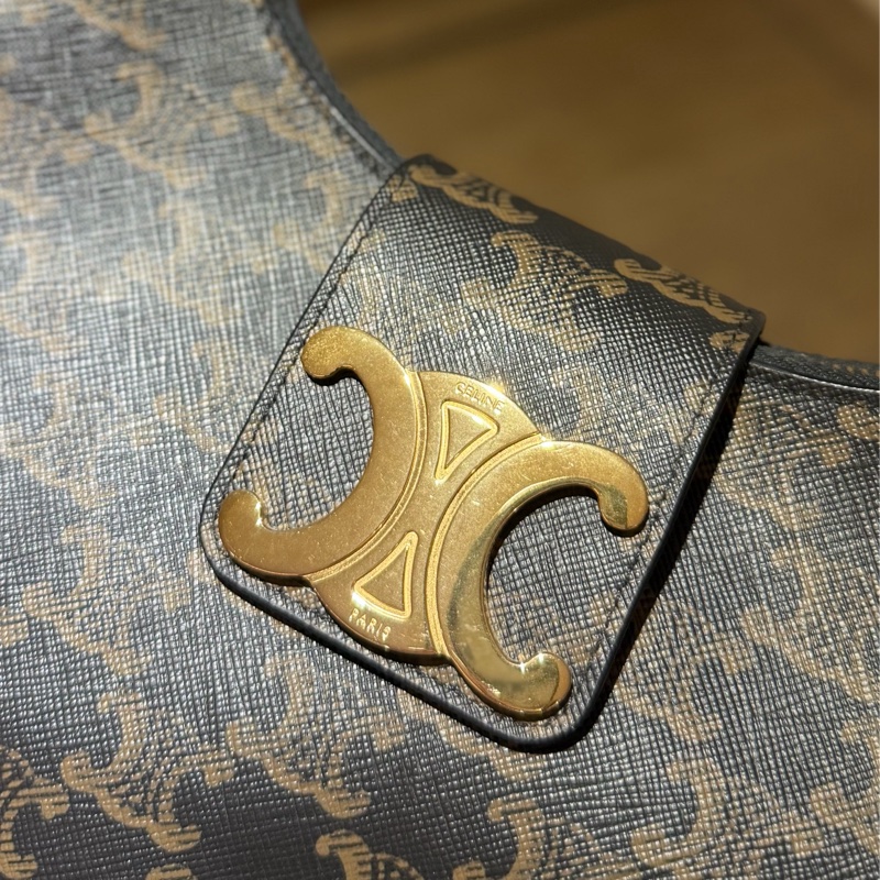 Celine AVA TRIOMPHE老花腋下包-8