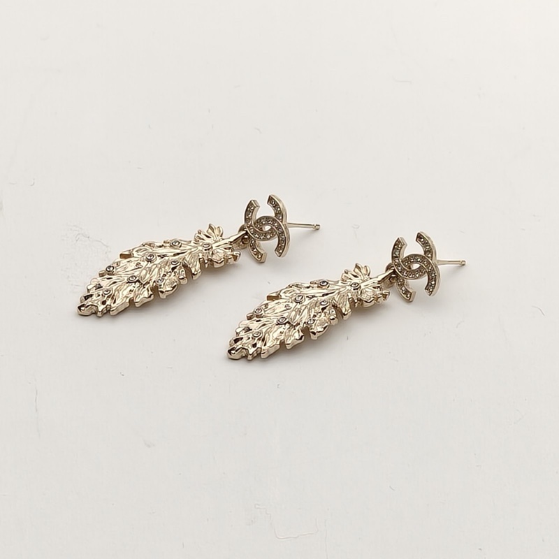 CHANEL 合金25S羽毛吊墜雙C耳釘-3