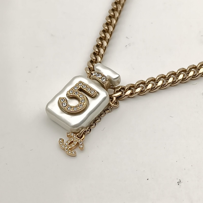 CHANEL 合金22S5號香水瓶雙C小logo吊墜-1