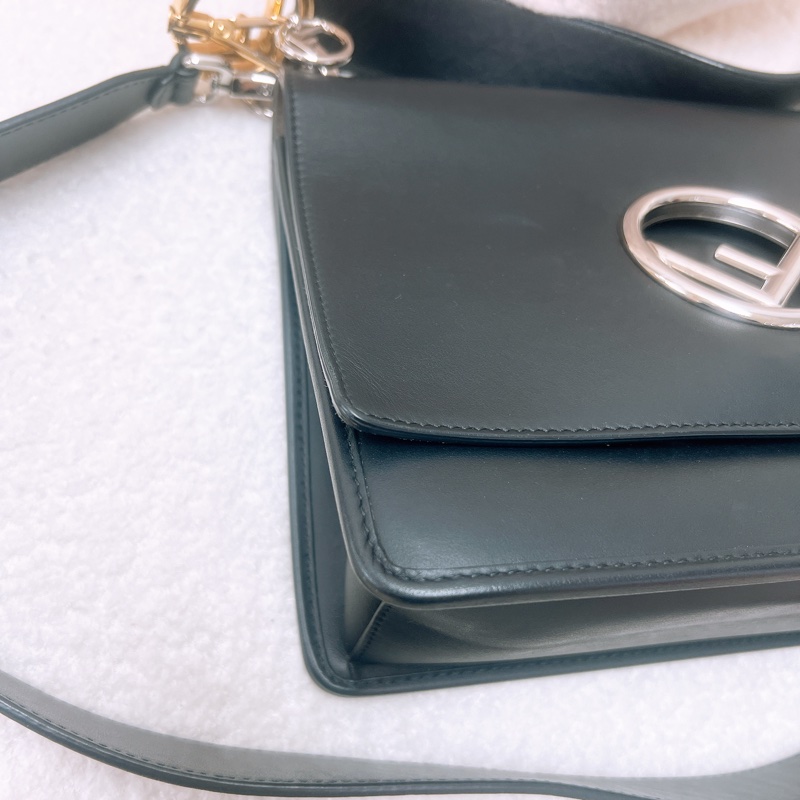 Fendi Kan I 黑色手提斜挎包-3