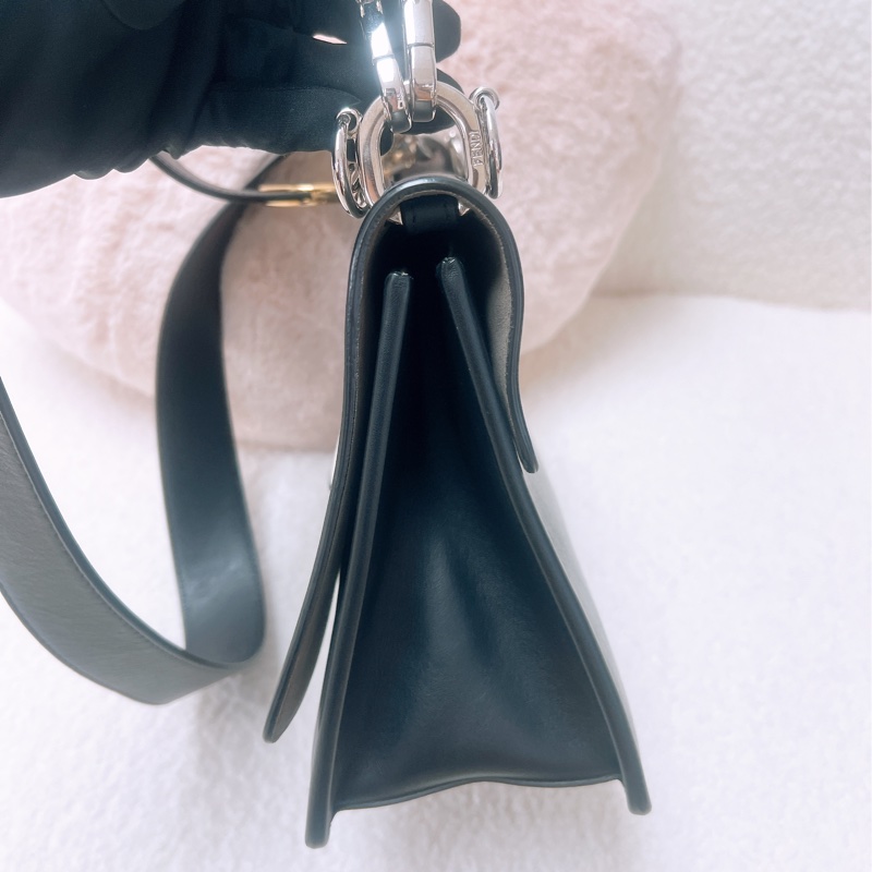Fendi Kan I 黑色手提斜挎包-8