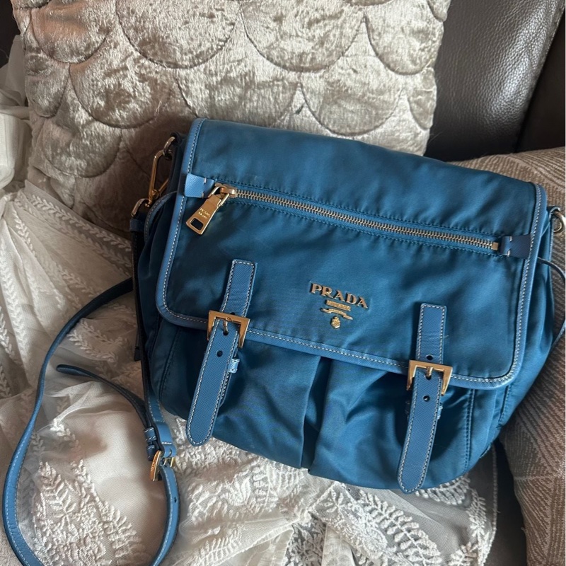 普拉達  郵差包 托特包 手提包 通勤包 腋下包 斜背包 蒂芬妮藍 灰色皮革 大象灰 側背包 斜挎包 斜背包 褶皺鏈條包 Prada tiffany blue Tessuto Saffiano-Trim Crossbody Bag/bag / messenger bag-0