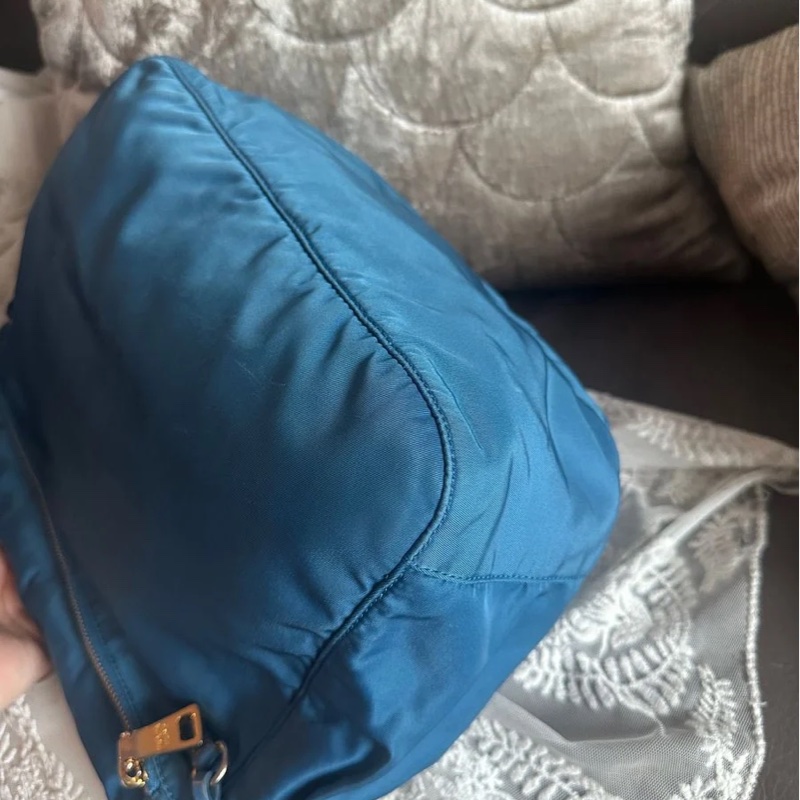 普拉達  郵差包 托特包 手提包 通勤包 腋下包 斜背包 蒂芬妮藍 灰色皮革 大象灰 側背包 斜挎包 斜背包 褶皺鏈條包 Prada tiffany blue Tessuto Saffiano-Trim Crossbody Bag/bag / messenger bag-13