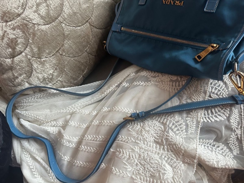 普拉達  郵差包 托特包 手提包 通勤包 腋下包 斜背包 蒂芬妮藍 灰色皮革 大象灰 側背包 斜挎包 斜背包 褶皺鏈條包 Prada tiffany blue Tessuto Saffiano-Trim Crossbody Bag/bag / messenger bag-20