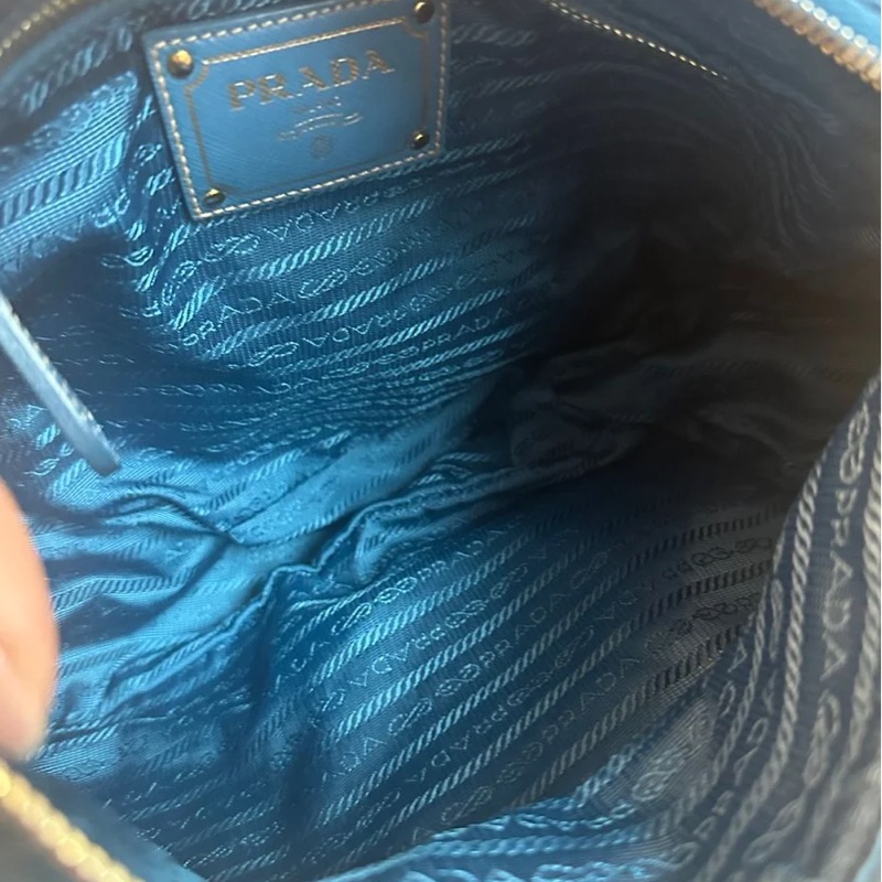 普拉達  郵差包 托特包 手提包 通勤包 腋下包 斜背包 蒂芬妮藍 灰色皮革 大象灰 側背包 斜挎包 斜背包 褶皺鏈條包 Prada tiffany blue Tessuto Saffiano-Trim Crossbody Bag/bag / messenger bag-22