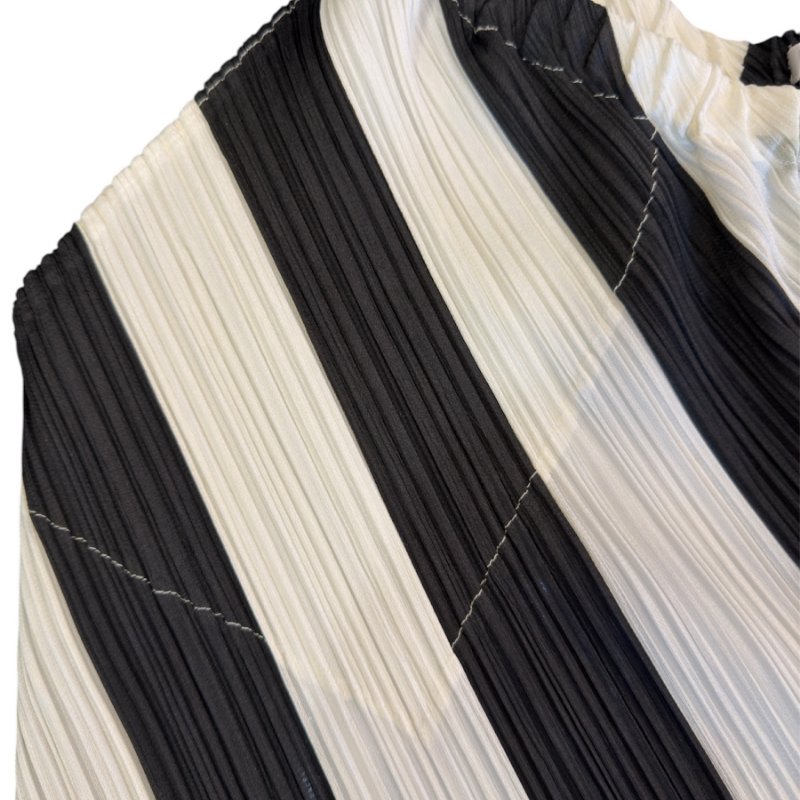 PLEATS PLEASE黑白條六分燈籠褲-2