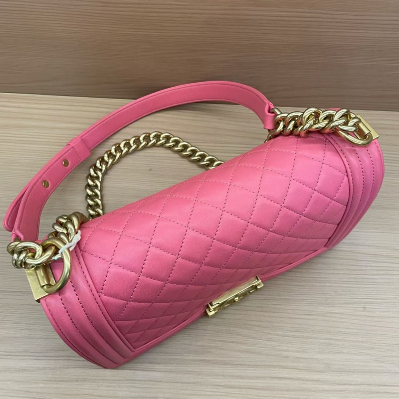 chanel 香奈儿  玫粉 LEBOY 2017年 23開 复古金扣 牛皮中號  單肩斜挎鏈條包 有塵袋 無卡無盒子尺寸底長25*高14*寬8*-5