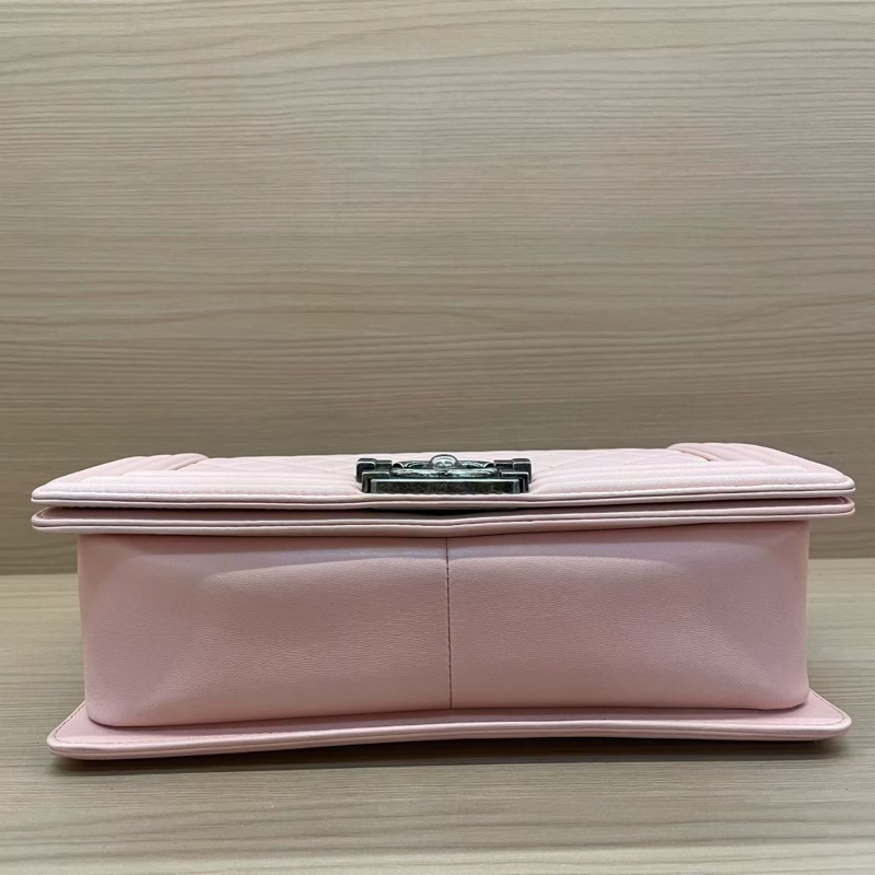 Chanel  LEBOY 淺粉色牛皮 中號 2015年 20開 手提單肩鏈條包 有塵袋 無卡無盒子尺寸底長25*高14*寬8*-4