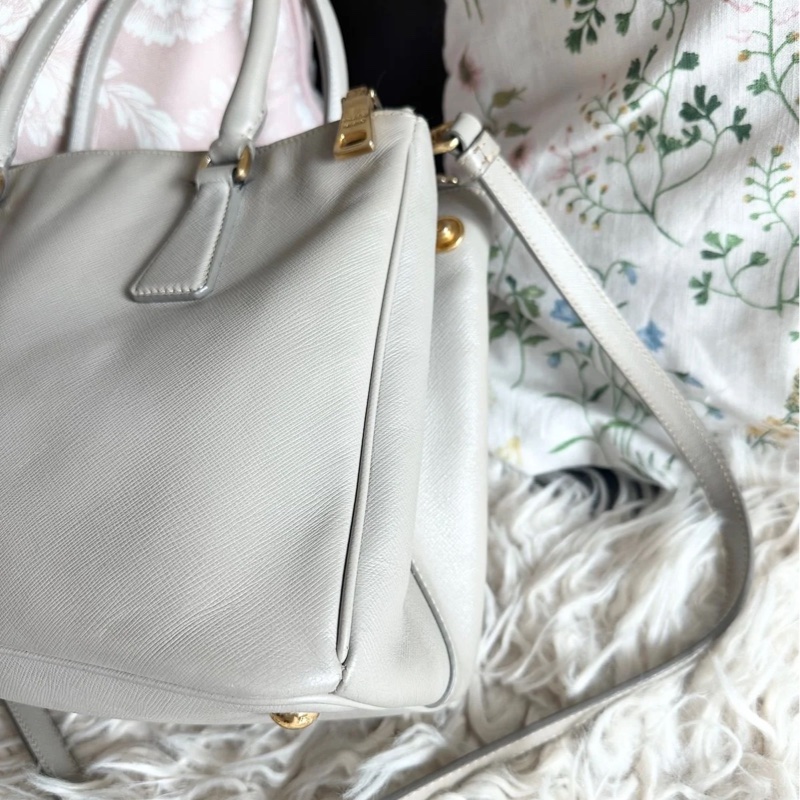 普拉達  殺手包 托特包 手提包 通勤包 腋下包 斜背包 灰色皮革 十字紋皮革 灰色皮革 大象灰 側背包 斜挎包 斜背包 褶皺鏈條包 Prada prada saffiano grey Leather bag/crossbody bag-15