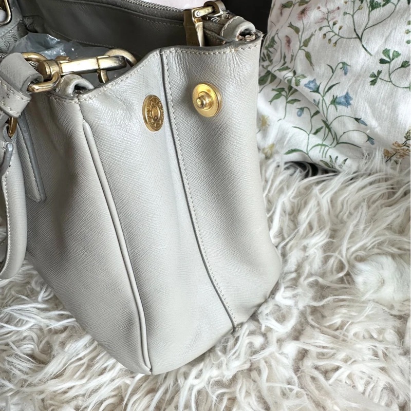 普拉達  殺手包 托特包 手提包 通勤包 腋下包 斜背包 灰色皮革 十字紋皮革 灰色皮革 大象灰 側背包 斜挎包 斜背包 褶皺鏈條包 Prada prada saffiano grey Leather bag/crossbody bag-18