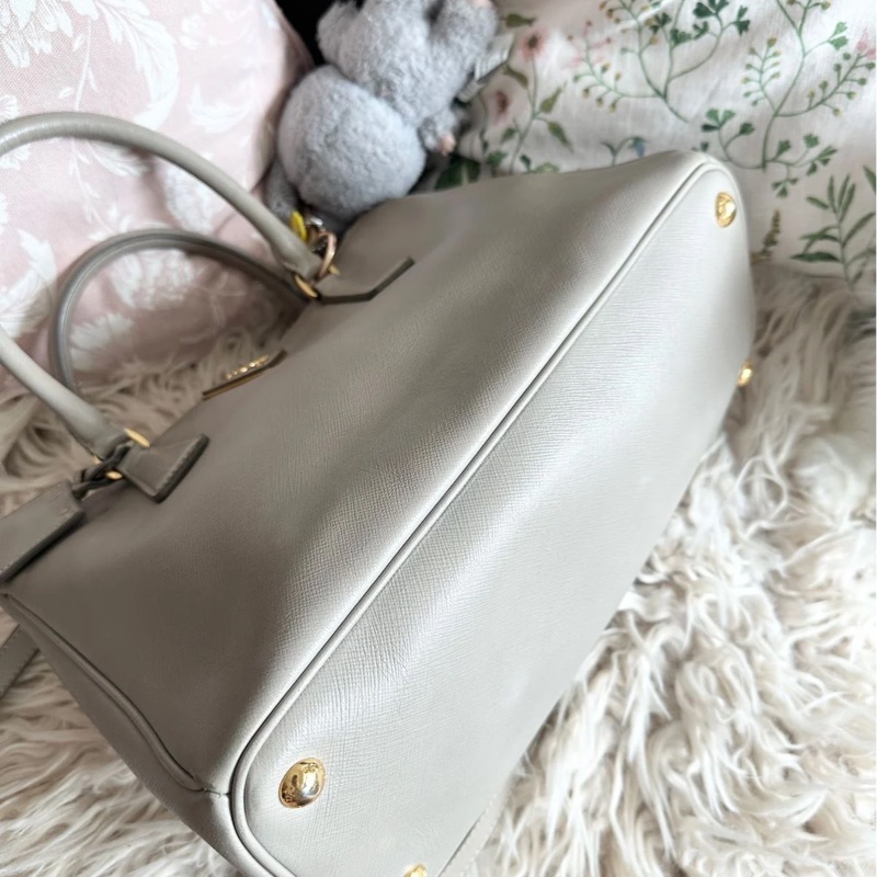 普拉達  殺手包 托特包 手提包 通勤包 腋下包 斜背包 灰色皮革 十字紋皮革 灰色皮革 大象灰 側背包 斜挎包 斜背包 褶皺鏈條包 Prada prada saffiano grey Leather bag/crossbody bag-20