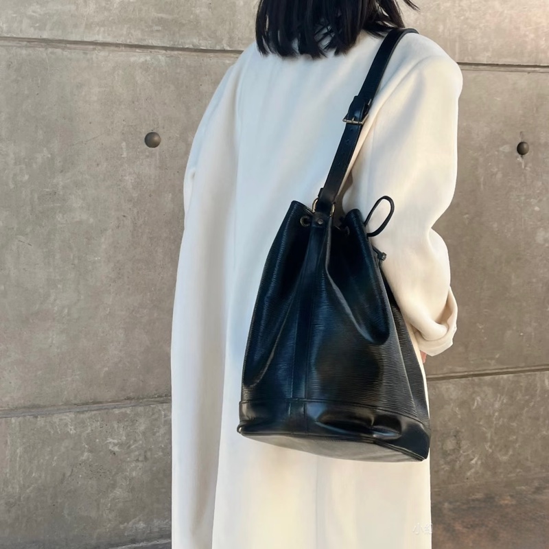 路易威登LV Petit Noé 黑色EPI水波紋Vintage水桶包-3