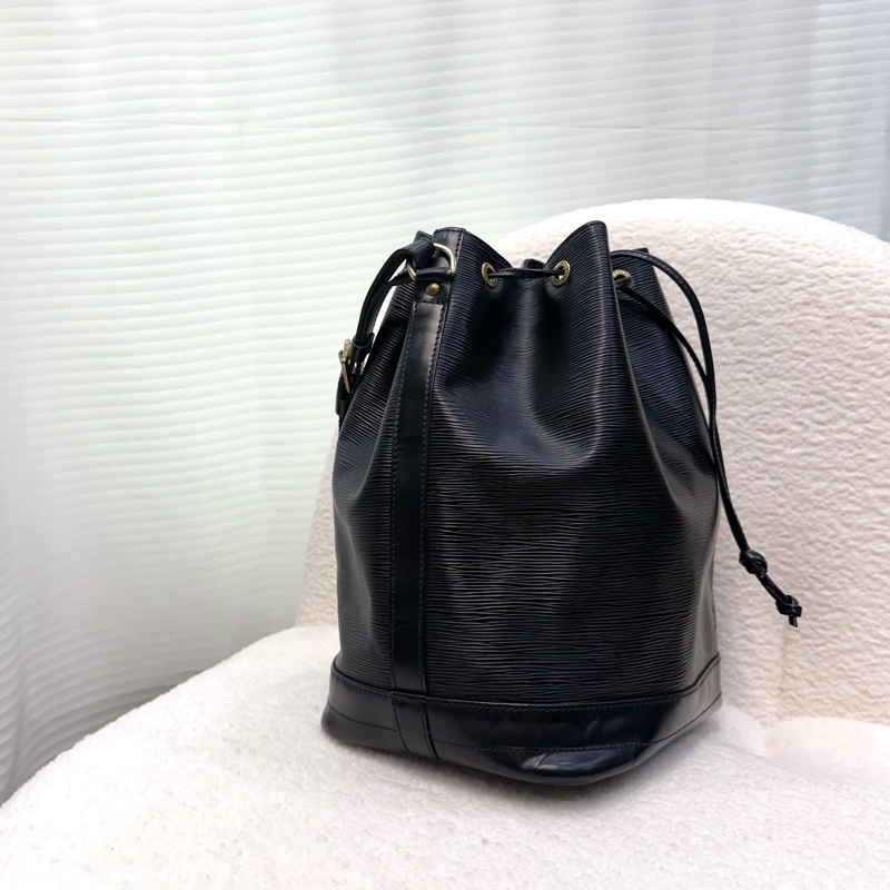 路易威登LV Petit Noé 黑色EPI水波紋Vintage水桶包-6