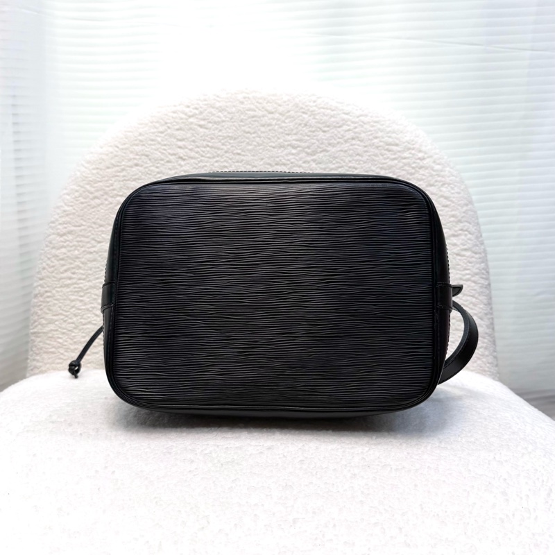 路易威登LV Petit Noé 黑色EPI水波紋Vintage水桶包-8