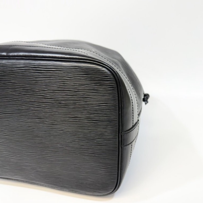 路易威登LV Petit Noé 黑色EPI水波紋Vintage水桶包-16