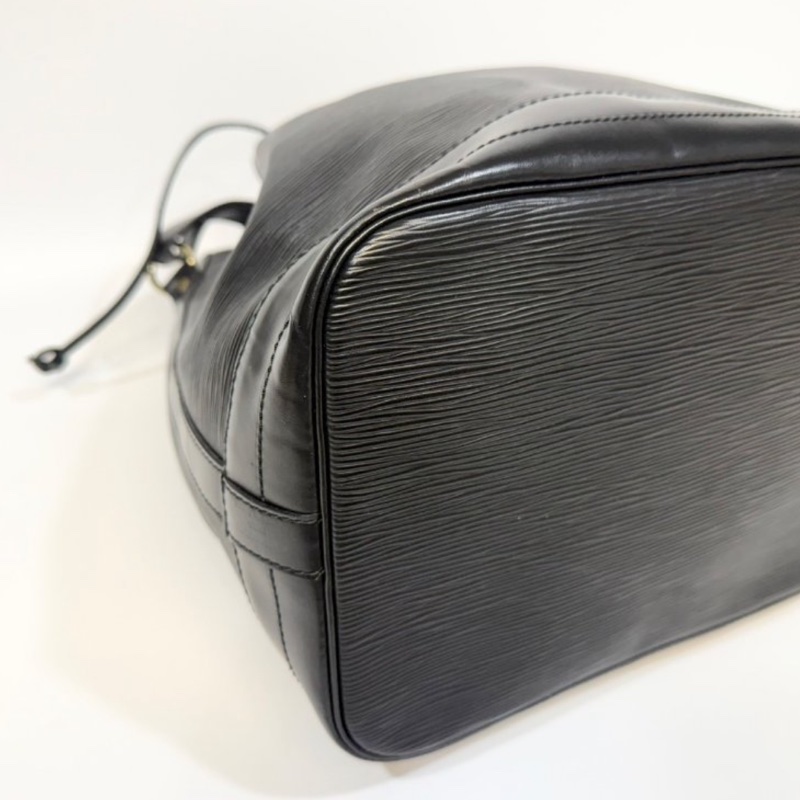 路易威登LV Petit Noé 黑色EPI水波紋Vintage水桶包-17