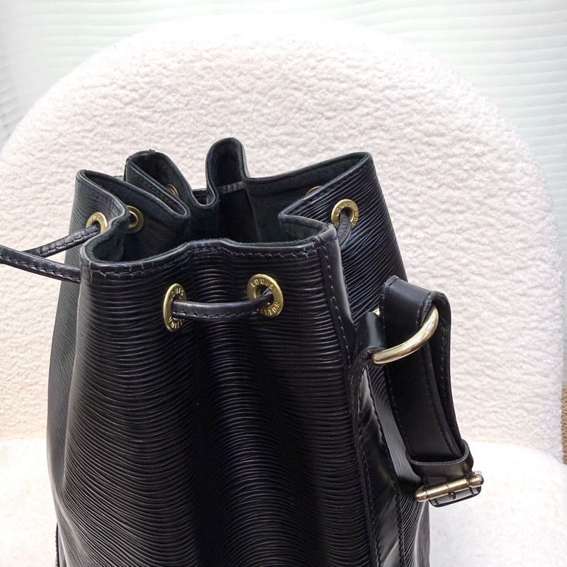 路易威登LV Petit Noé 黑色EPI水波紋Vintage水桶包-23