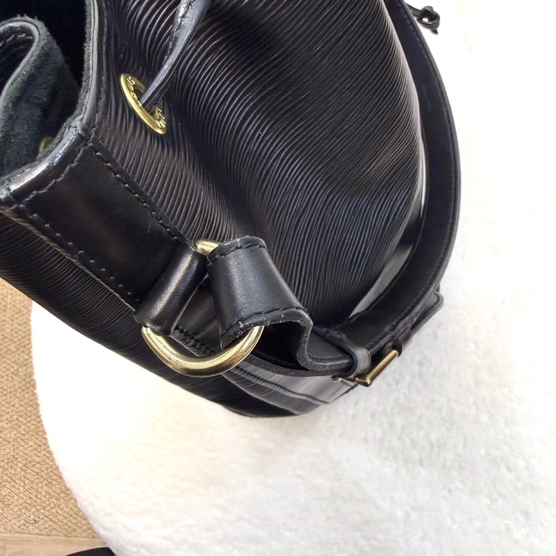 路易威登LV Petit Noé 黑色EPI水波紋Vintage水桶包-25