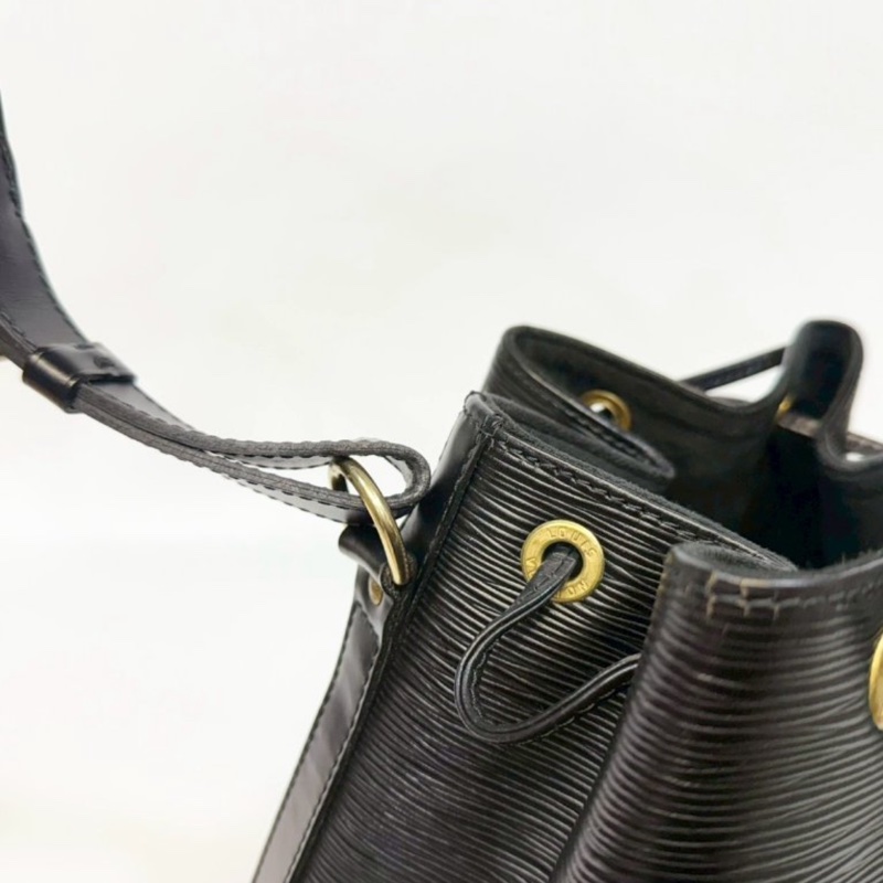 路易威登LV Petit Noé 黑色EPI水波紋Vintage水桶包-28