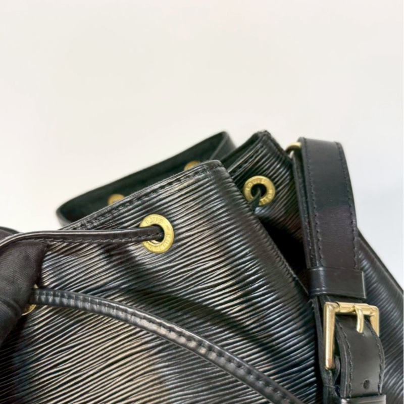 路易威登LV Petit Noé 黑色EPI水波紋Vintage水桶包-32