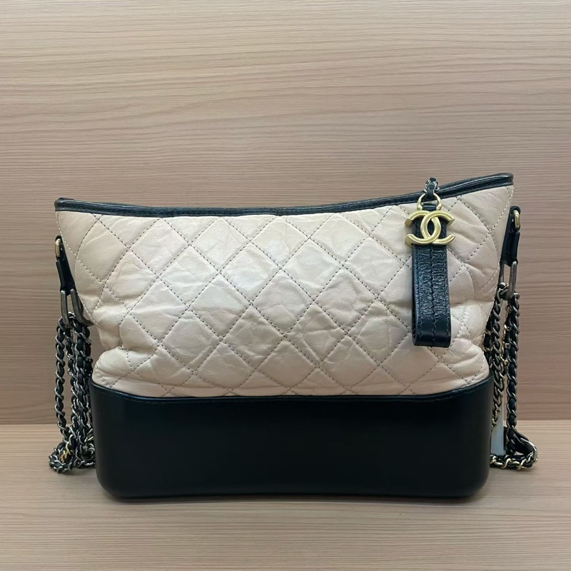 Chanel 香奈儿 Gabrielle 中號 26開 奶茶拼黑色鸳鸯链条流浪包 有塵袋 無卡無盒子 尺寸底長27*高22-0